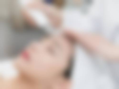 顾客可以通过电话或法定网站进行预约，医院还提供便捷的在线询问服务，确保顾客的需求能够得到及时回应。在预约时，顾客可以详细询问自己感兴趣的项目、价格等信息，为到院就诊做好充分准备。