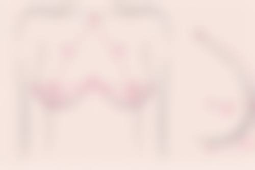 患者可通过医院法定网站、电话或微信进行预约，提供详细个人信息和需求，医院会安排专精医师进行询问和评估。这样方便患者提前规划，也能让医院更好地为患者服务。