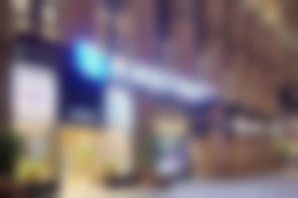 成都素美医疗美容门诊部杨迪医生做眼周筋膜提升SMAS除皱术12800元起，专业团队+先进技术，让你轻松拥有紧致眼周！ 