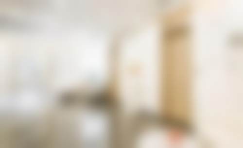 三亚吉阳艾美尔医疗美容门诊部拥有标准化手术室，并且配备了精良的医疗设备。这些精良的设备是手术安心与成效的重要保护。例如，在整形手术中，精良的影像设备可以帮助医生更正确地了解求美者的身体结构和组织情况，从而制定出更加精细的手术方案。在皮肤美容方面，专精的皮肤检测设备能够深入分析皮肤的状况，为后续的治疗提供科学依据。而在微整形项目中，高精度的注射设备可以确保药物的正确注射，提高治疗成效。总之，这些精良的设备为医院的各项整形美容项目提供了有力的支持，让求美者能够享受到更加安心、效率高的服务。