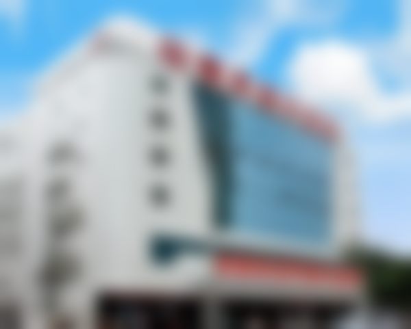 医院优势：正规资质与精良设备的双重保护